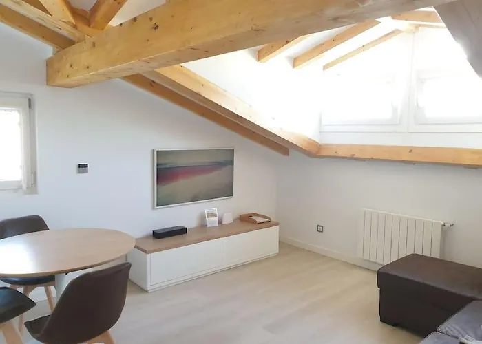 Apto. - Newly Refurbished! Apartment *